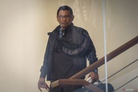 KPK menggeledah rumah dan perusahaan terkait kasus mesin EDC bank