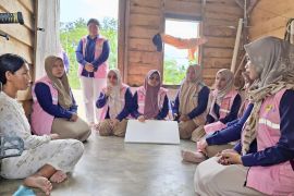 Aksi srikandi PLN Bangka: Terangi rumah, nyalakan harapan lewat light up the dream