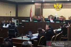 Hasto Kristiyanto bantah miliki kedekatan dengan tersangka Harun Masiku