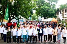 Jalan sehat dan bazar gebyar Milad ke-45 UMMAT berlangsung meriah