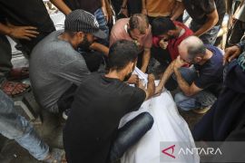 Gaza Krisis: Warga Masak Pakai Sampah Plastik