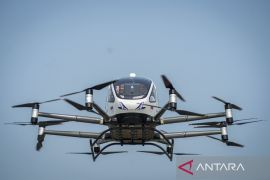 Uji terbang berpenumpang EHang 216 S