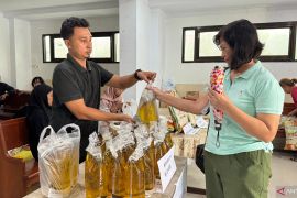 Bulog lakukan operasi pasar pangan di Manado