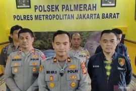 Kronologi ibu kandung buang bayi ke semak-semak di Palmerah Jakbar