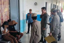 Satpol PP Mura temukan pasangan belum menikah berduaan di kamar