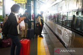 400 ribu orang pilih naik kereta api untuk liburan akhir Juni ini