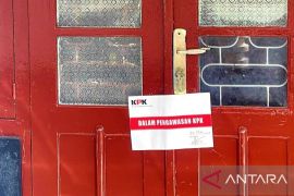 KPK segel kantor kontraktor di Padangsidimpuan