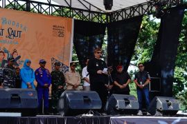 Bupati Garut: Tradisi Hajat Laut upaya ramaikan wisata Rancabuaya