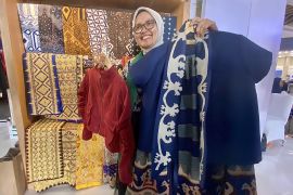 Perempuan UMKM Sumatra yang menjahit perubahan melalui tapis dan batik
