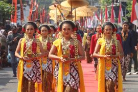Kirab ritual suro petilasan Raja Kediri