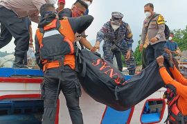 Tim SAR temukan mayat wanita jatuh dari KMP Wira Artha