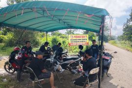 Kecamatan di Kotim dirikan tenda awasi TPS liar