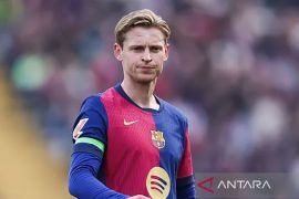 Frenkie de Jong Tak ke Mana-Mana, Kontrak Baru di Barcelona Segera Teken