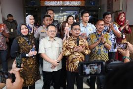 Gubernur Banten Andra Soni perpanjang waktu pembebasan pokok dan sanksi pajak kendaraan bermotor hngga 31 Oktober 2025