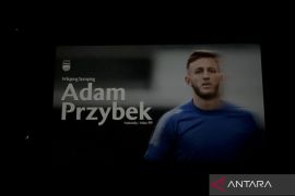 Persib rekrut penjaga gawang asal Inggris Adam Przybek