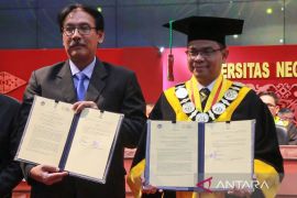 Ministry opens Sumatra’s first migrant center at UNP