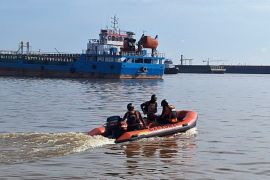 SAR Samarinda  cari korban hilang akibat kecelakaan kapal