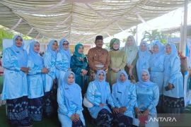 Bupati Tanjab Barat dan Istri mempesona di Hari Adat Melayu Jambi ke-747