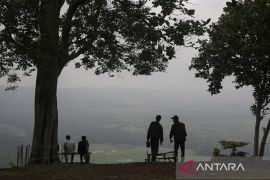 Wisata Bukit Cariang di Kabupaten Serang