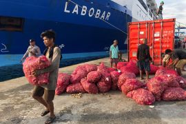 Bongkar muat kontainer di Ambon tembus 42 ribu Teus hingga Mei 2025