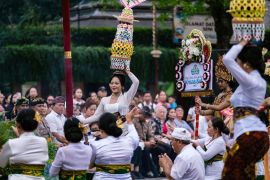 Festival Sen Krisna di pantai Saba perkuat pelestarian adat