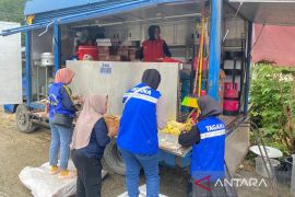 Dinsos siapkan dapur umum untuk korban banjir Kali Wanggu Kendari