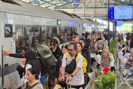 KAI Stasiun Blitar melayani 6.550 penumpang di libur Tahun Baru Islam