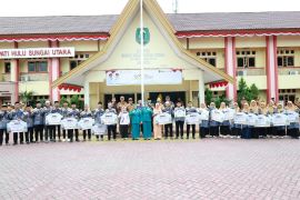 Bupati HSU beri bonus kepada Kafilah berprestasi di MTQ ke-36 Kalsel