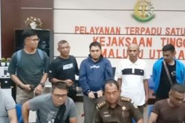 Tim Kejari Sula-Kejati Malut tangkap DPO korupsi  BMHP di Makassar