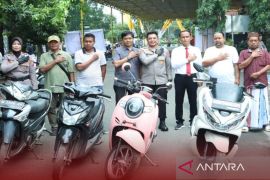 Polres Bangkalan kembalikan sepada motor hasil curian pada pemiliknya