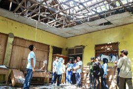 Sekolah rusak, Bupati Serang sarankan KBM pindah ke SDN lain