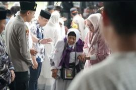 Sebanyak 201 haji Pacitan tiba di Tanah Air dalam kondisi sehat