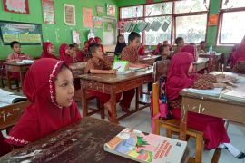 Pemkab Bulukumba gratiskan seragam bagi murid baru  SD dan SMP