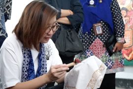 Wamen Ekraf dorong inovasi pengembangan batik