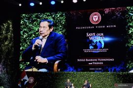 SBY sebarkan pesan selamatkan Bumi melalui jalan seni