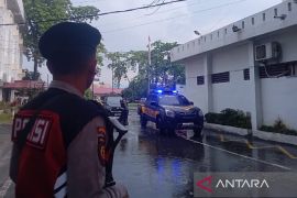 KPK geledah Kantor Dinas PUPR  Sumut sekitar 6 jam