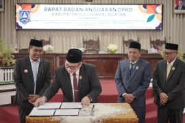 DPRD-Pemkab HSS tandatangani nota kesepakatan perubahan KUA-PPAS 2025