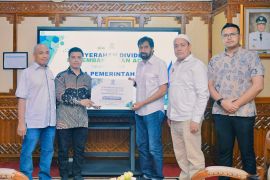 PT PEMA serahkan dividen Rp26,7 miliar ke Pemerintah Aceh