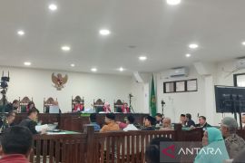 KPK RI periksa sembilan orang pada sidang lanjutan Rohidin Mersyah