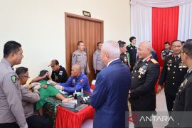 Polda Kalsel gelar bakti kesehatan sunatan massal pada Hari Bhayangkara