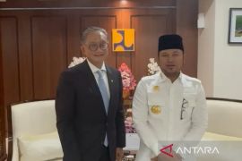 Gubernur Kaltim perjuangkan perbaikan jalan nasional kepada menteri