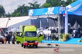 Polri tunjukkan kemampuan  robot K9 (dog) untuk mendeteksi bahan peledak