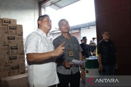 Polda Kalbar kembangkan penyelidikan kasus peredaran oli palsu di Kubu Raya