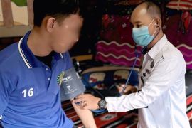 Lapas Muaradua periksa kesehatan warga binaan melalui Medis Menyapa