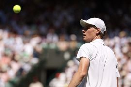 Jannik Sinner menang cepat di pertandingan babak pertama Wimbledon