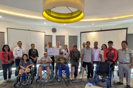 Jasa Raharja serahkan bansos untuk disabilitas di Bali