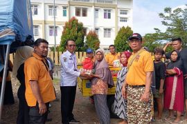 Dinsos hentikan dapur umum di pengungsian nelayan Mataram