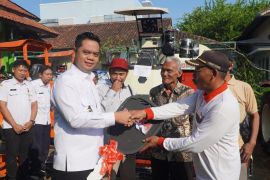 Pemkab Jepara salurkan bantuan alsintan senilai Rp1,1 miliar