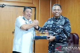 TNI AL kerahkan alutsista tempur laut berantas penyeludupan timah