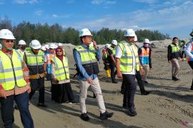 Komisi V DPR Jadwal rapat cegah pengerukan alur Pelabuhan Baai molor